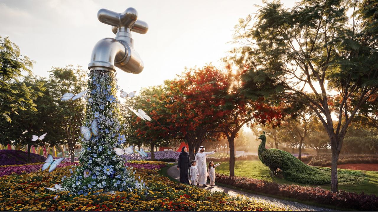 Azizi Florence Sharjah — the flower garden and sculpture walk